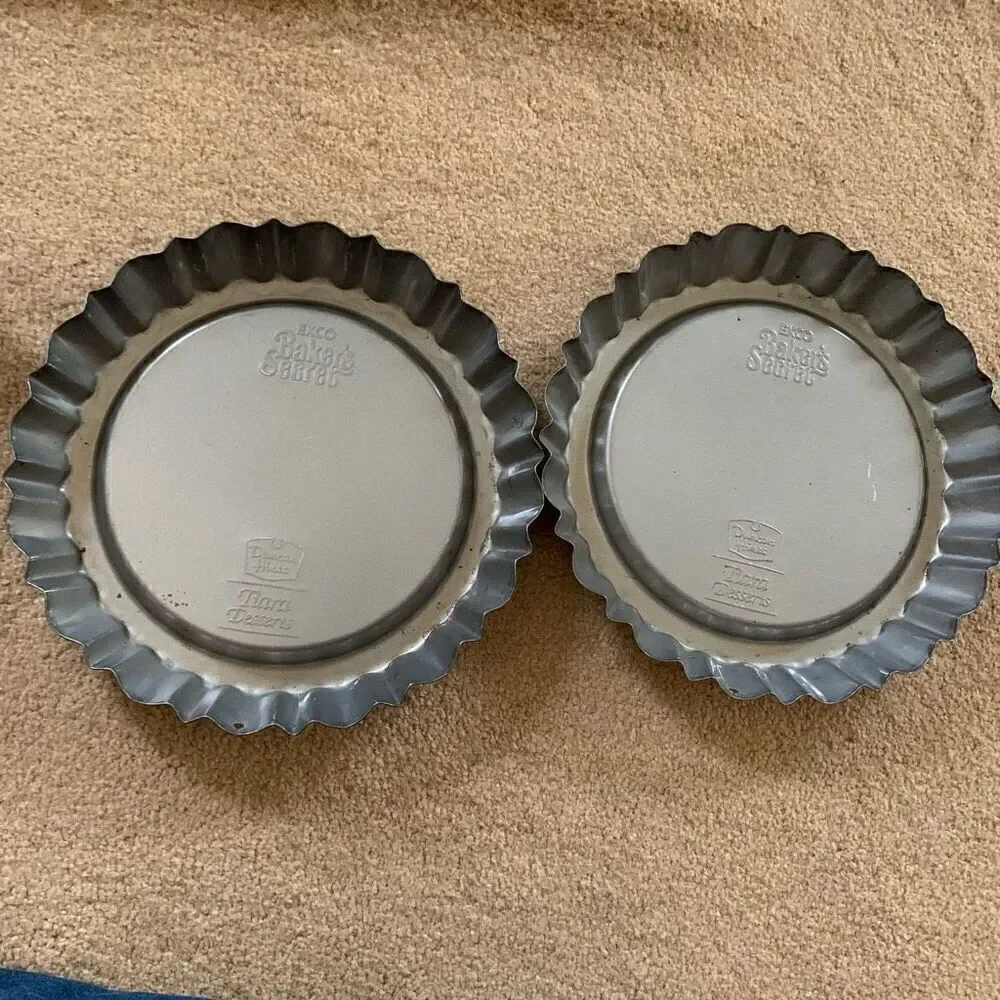 2 Ekco Baker’s Secret Duncan Hines Tiara Desserts Pans